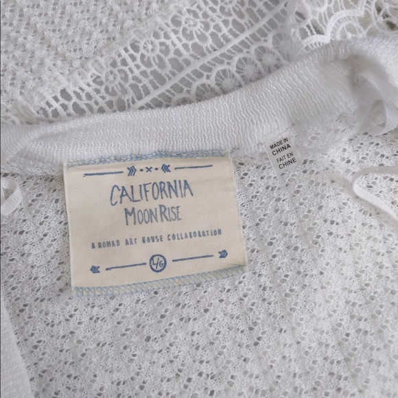 California Moonrise Crochet Lace Throw Over Top - Picture 11 of 13
